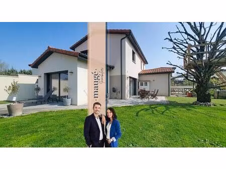 maison - 4 chambres - dont 1 suite parentale - buanderie - doube garage - grande cour - ja