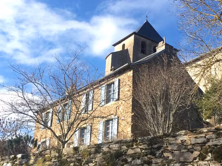 ancien presbytère avec jardin et vue dominante