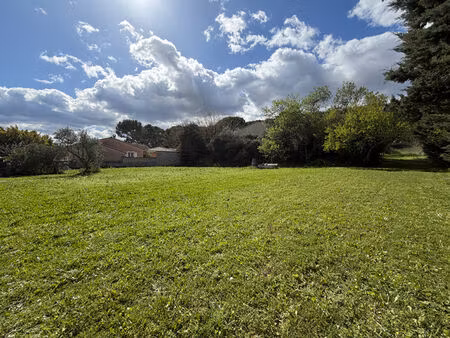 terrain constructible laudun - 1525 m²