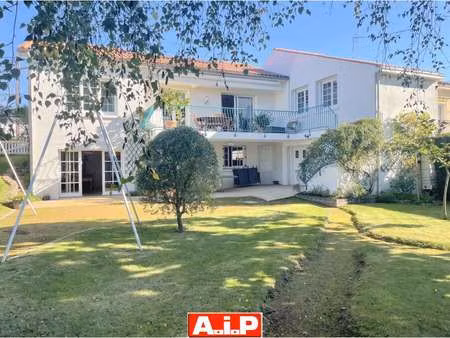 vente maison à la châtaigneraie (85120) : à vendre / 195m² la châtaigneraie