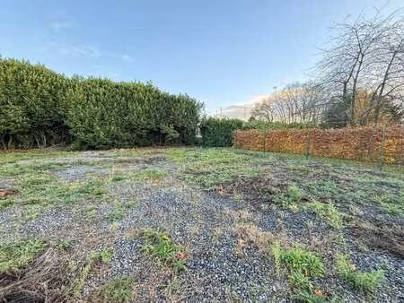 à vendre  terrain de 830 m²