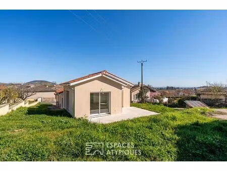 maison neuve avec jardin et garage