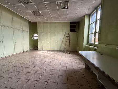 plateau de plus de 150 m² avec vue imprenable sur la saône