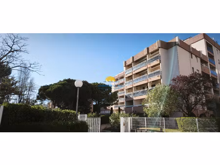 frejus plage studio coin nuit terrasse parking