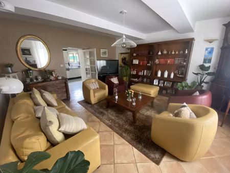 maison de 153m2 avec extérieur et garage basse ville d'auch