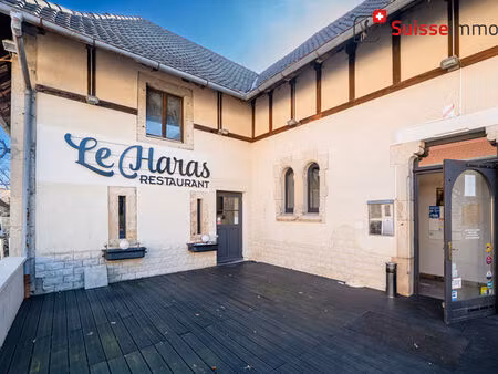 murs + appartement t5 (+ possibilité fonds restaurant + licence 4)