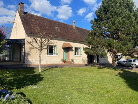 a toucy  cette jolie fermette avec potentiel  garage/atelier