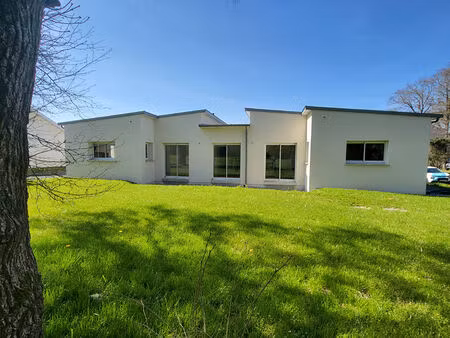 vente maison 8 pièces  155.00m²  nozay