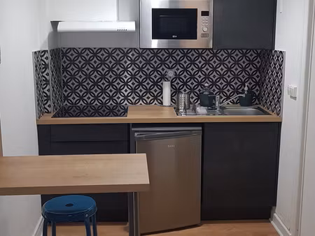 joli studio rez-de-chaussee proche cathedrale