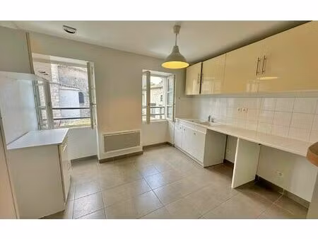 location appartement  m² t-4 à taluyers  875 €