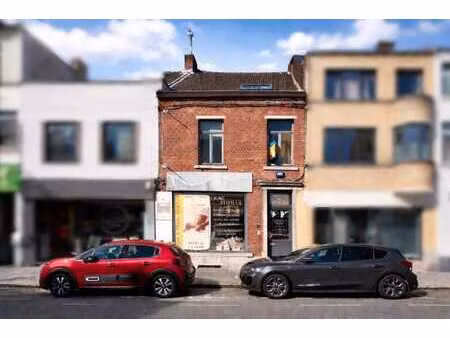 maison de commerce avec terrasse en centre ville