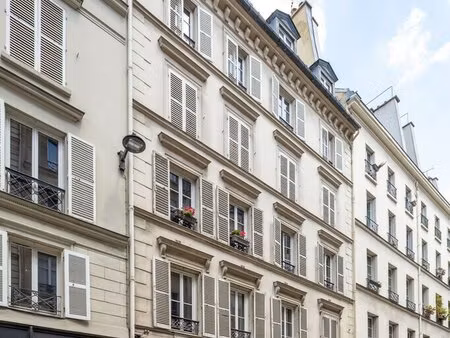 location commerce 148 m²