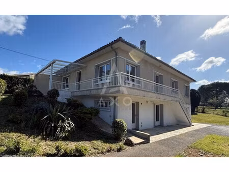 vente maison puymoyen  159m² 6 pièces 229 900€ avec garage