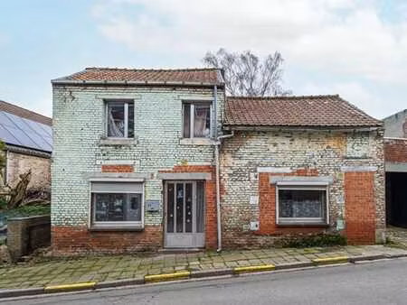 maison 3 façades 3 chambres à rénover entièrement!