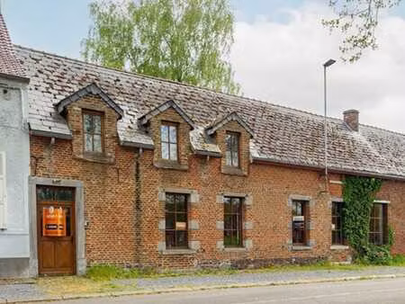 maison de caractère 3 chambres avec jardin!