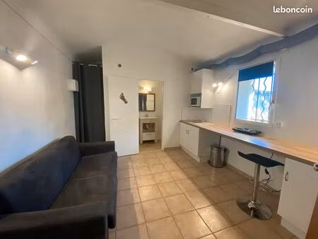 studio meublé + place de parking