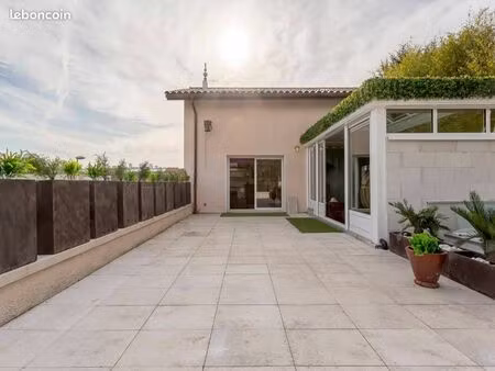 logement atypique genre loft en maison individuelle lyon 9