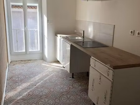 t2 refait a neuf en centre ville