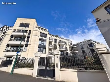 studio 2 pièces 28 m²