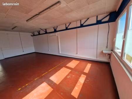 local 40 m² – clim  fibre  lavabo – idéal e-commerce