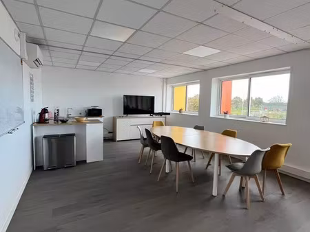 location bureau 98 m² à essarts-en-bocage (85140)