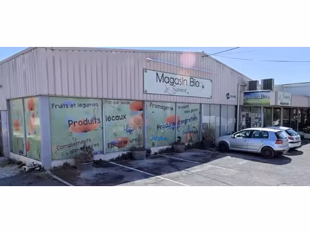 location commerce 600 m² à cavaillon (84300)