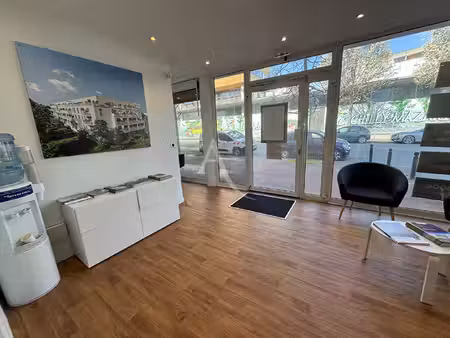 local commercial chilly-mazarin 3 pièces 52.07 m²