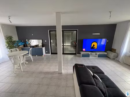 buchy - maison d'environ 316 m² habitables avec gîtes