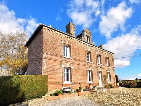 propriété avec dépendances sur 4 6 hectares  aux portes de f