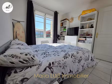 appartement type 2 dans le centre de la commune avec 2 place