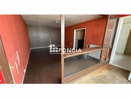 appartement 3 pièces entièrement à refaire