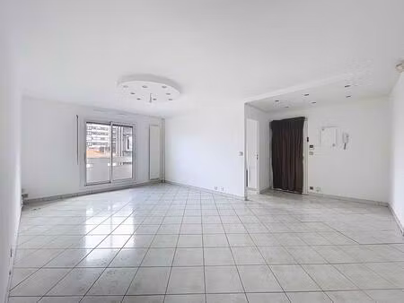 appartement - 4ème étage - 62 86 m2 - 3 pièces - non meublé