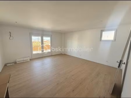 appartement t2 rénové avec balcon - royan centre-ville