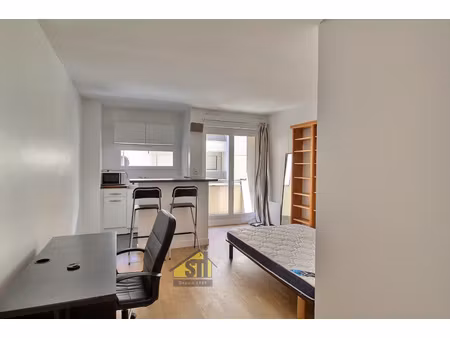 studio 25 m2 + balcon