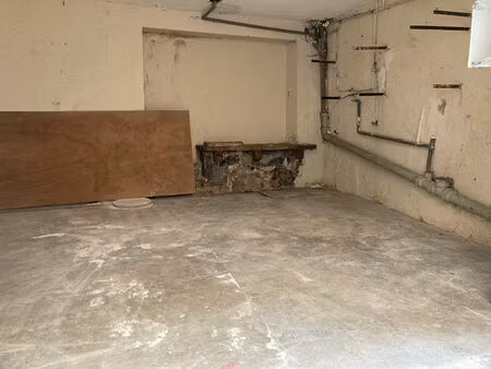 a louer - garage 35 m² - montelimar