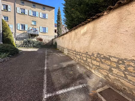 place de stationnement mornant