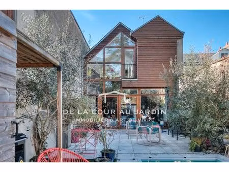 maison de caractère avec jardin et piscine