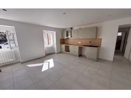 location maison  m² t-4 à robiac-rochessadoule  880 €