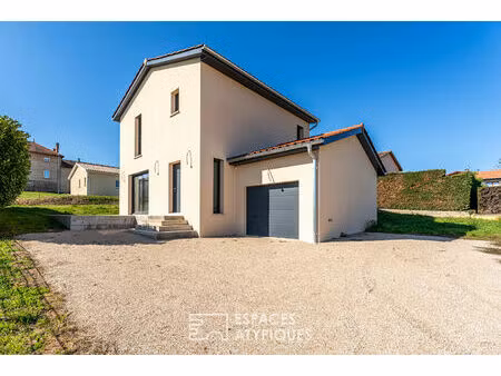 maison neuve avec jardin et garage