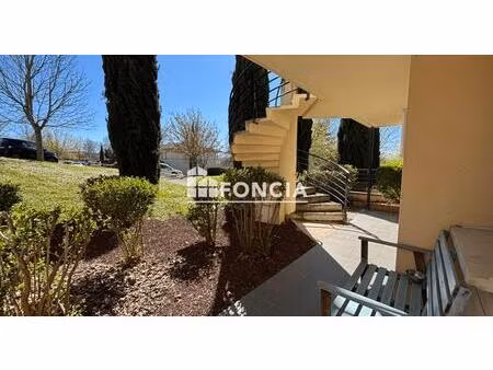 auterive: t3 en rez de jardin avec terrasse couverte et 2 stationnements