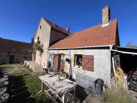 beard. maison de village avec jardin !