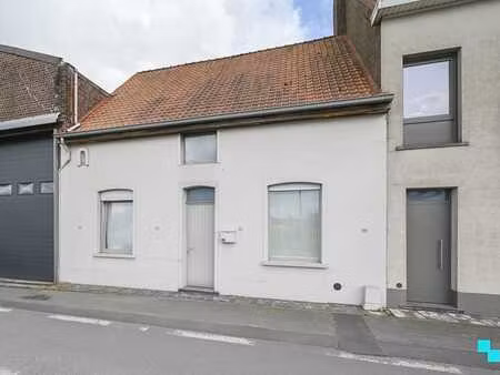 gelijkvloerse woning met uitweg achteraan in wielsbeke