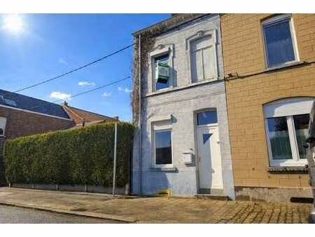 *maison/ 3 chambres possibilité 4/ gaz/ peb e/ jardin/bureau