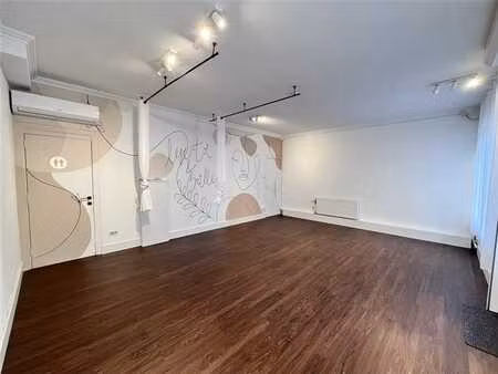 rez-de-chaussée commercial à sclayn