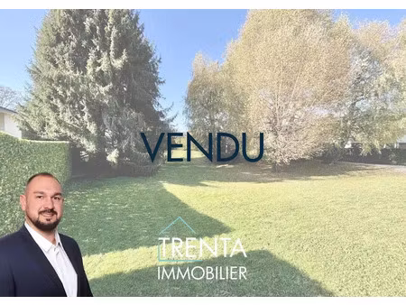 vente terrain 900 m² à voiron (38500)  180 000 €