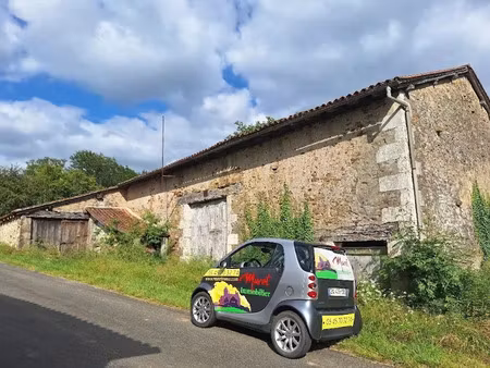 vente locaux professionnels 3 pièces 250 m² à ecuras (16220)  82 000 €