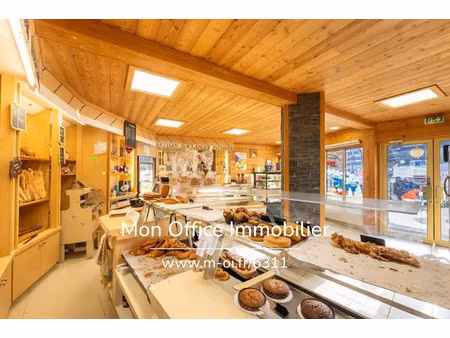 vente locaux professionnels 5 pièces 200 m² à vars (05560)  349 000 €