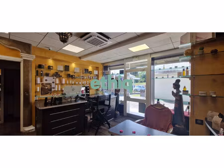 rare : sainte-rose secteur nogent : local commercial - 83 m²