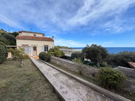 petite maison individuelle à rafraichir avec terrasse jardin