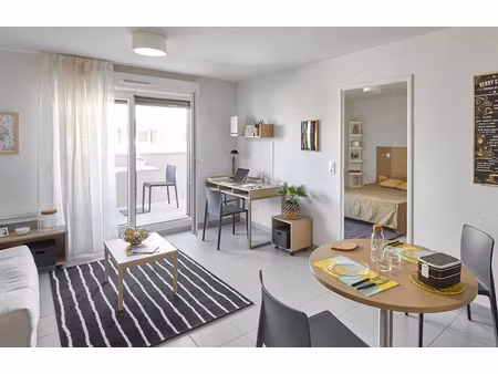 location meublée appartement 2 pièces 43 m² à montpellier (34000)  882 €